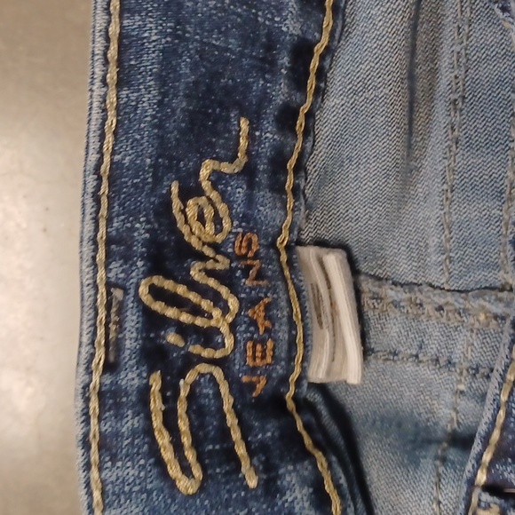 Silver Jeans "Suki" Mid Rise Capri- Sz. 26 - Picture 7 of 15